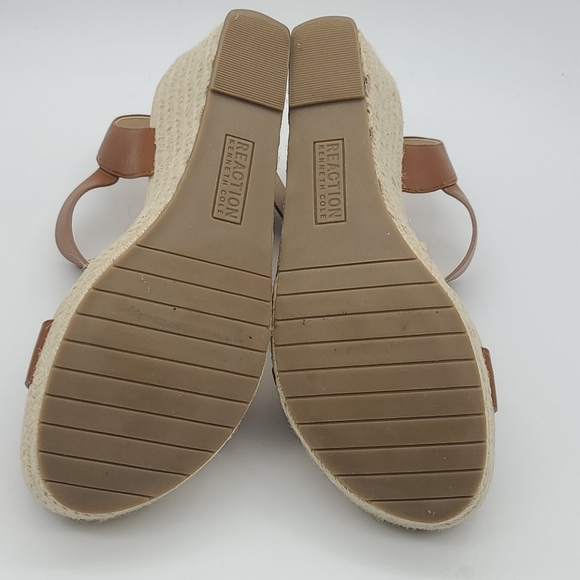 Kenneth Cole Reaction Card Wedge T Strap S… - Picture 4 of 7